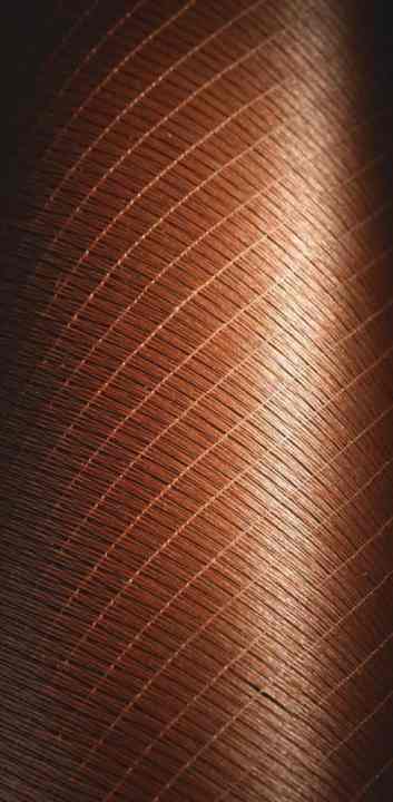 A fine, flexible carcass with high EPI values can adapt better to the ground, thus saving energy and reducing rolling resistance. | d.