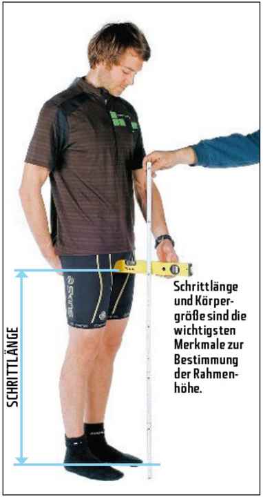 So ermittelt man die richtige Schrittlänge. Sie ist entscheidend für die richtige Rahmenhöhe beim Mountainbike.