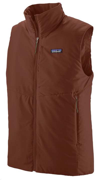 Schwer zu erkennen: die kleine RV-Tasche an der Brust. In ihr lässt sich die komplette Weste verstauen – für ein besonders kleines Packmaß im Rucksack. Pfiffig!