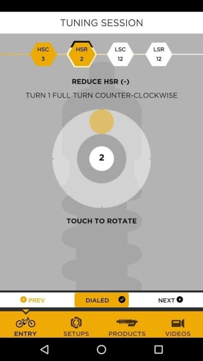   Nach jeder Testfahrt werden Fragen zum Fahreindruck gestellt, und nach Bedarf nachgebessert. 