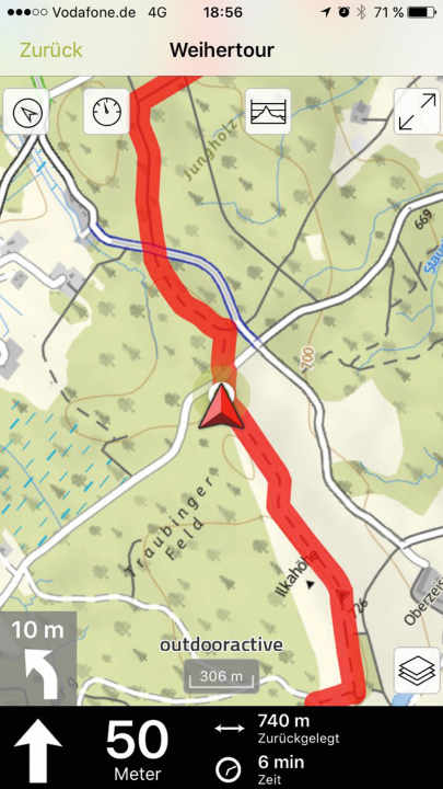   Tacho, Pfeilsymbol und Sprachnavi. Auch das Höhenprofil lässt sich dazuklicken. Nur die Karte verschieben geht nicht.