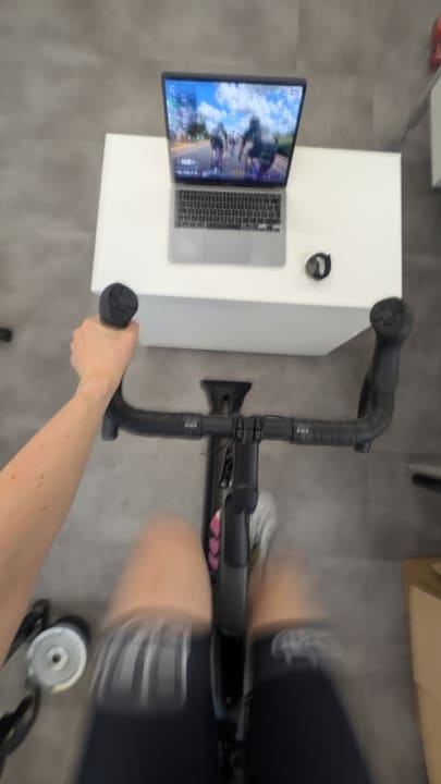 After a few teething problems, we get going. The ride feels good and the changes between the different intensities are rapid.