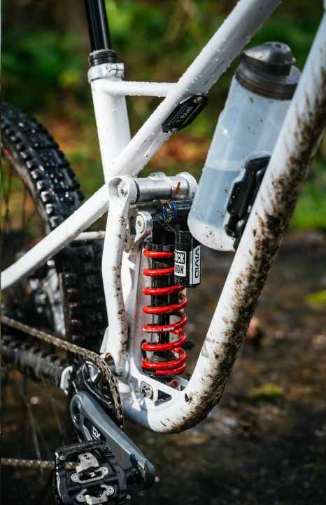 The rear suspension progression and geometry of the Ra Bikes Bergsra can be customised using two flip chips.