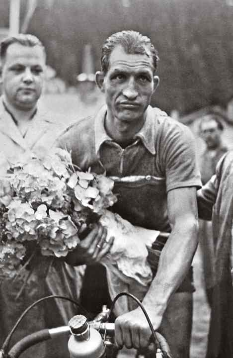 Mutiger Mensch: Bartali 1952, kurz vor dem Ende seiner aktiven Laufbahn. Die israelische Gedenkstätte Yad Vashem verlieh ihm posthum den Titel „Gerechter unter den Völkern“.
