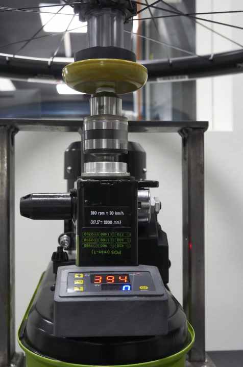   Warm-up: This machine runs in the rotors before the actual test. The grease is distributed and the pawls or toothed discs can engage more quickly.