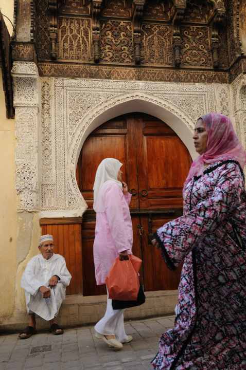   Immerse yourself in the oriental old town of Fés, a UNESCO World Heritage Site since 1981. 