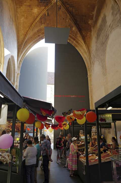 Die ehemalige Kirche Sainte-Marie in Sarlat wurde vom Architekten Jean Novel in eine imposante Markthalle umgebaut