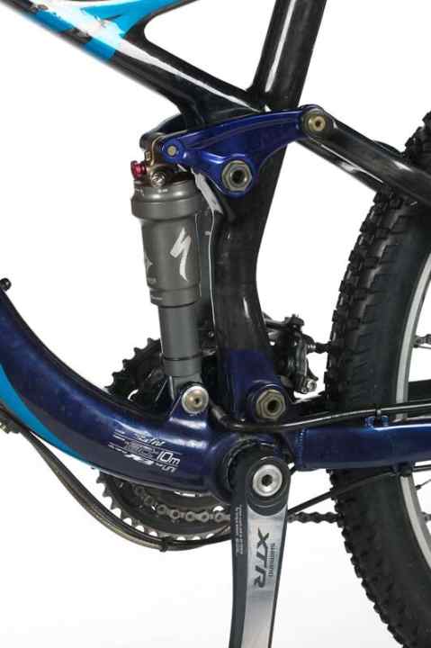   From its big brother: the "Safire" chassis is derived from the "Stumpjumper" and features "Brain" technology.