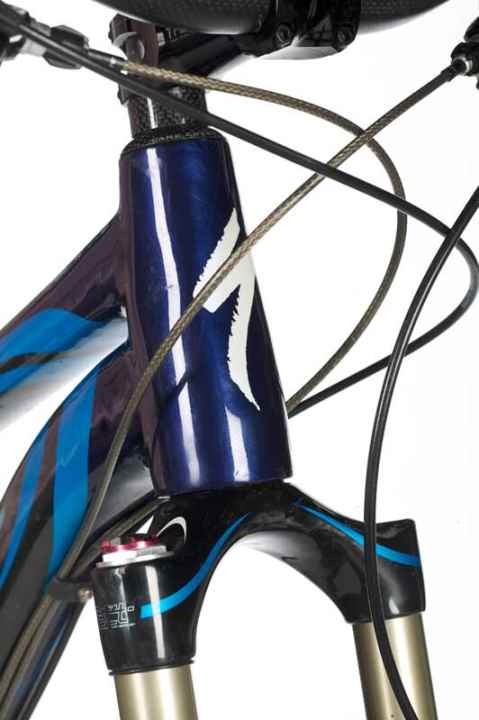   Thicker than others: With the "Safire", Specialized also relies on a steerer tube that tapers from 1.5 to 1 1/8 inches.