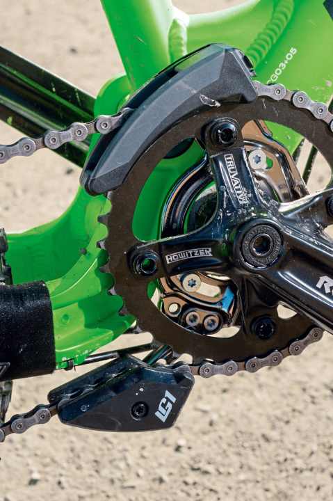 The E*Thirteen LG1 chain guide keeps the chain on the Bergamont Big Air Tyro in check at the top and bottom.