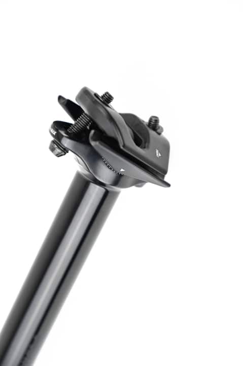 The saddle can be tilted by 28 degrees. The horizontal adjustment has also been extended with a new support head.