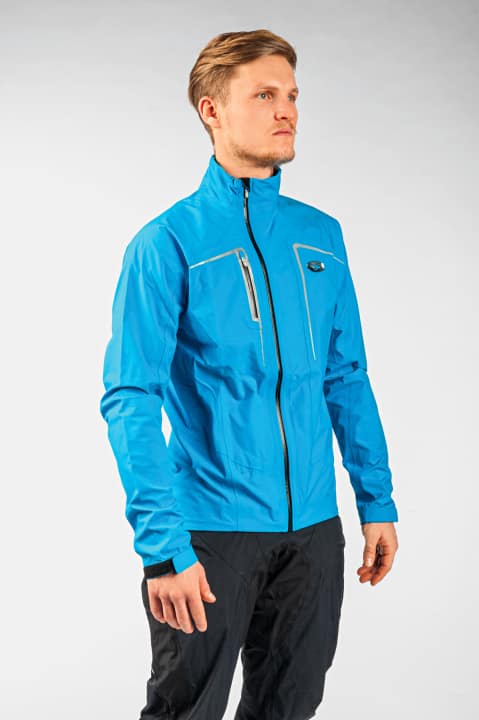    	The RSE Neoshell Jacket from Sugoi in the TOUR test
