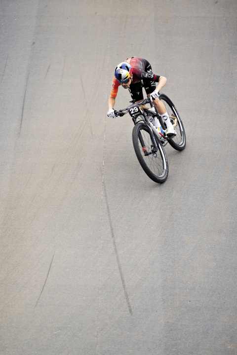 Tom Pidcock hat einen Stammplatz auf der Radsport-Favoritenliste. Dabei ist es egal, ob der Brite auf einem Rennrad oder auf einem Mountainbike sitzt.