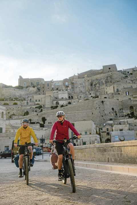 Die Höhlensiedlung von Matera mit ihrer bewegenden Geschichte gehört zum UNESCO Weltkulturerbe.