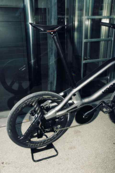 The "Micro Titanium" is designed to emphasise the strengths of titanium in an urban context