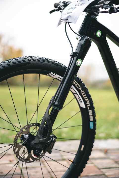 Angeführt wird das Cannondale Scalpel durch eine Lefty Ocho Carbon Federgabel mit 120 Millimetern Hub.