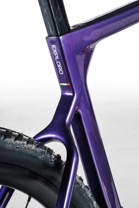 The Monostay rear triangle not only ensures carbon-typical comfort, it also has room for tyres up to 54 mm. The seat post of the 3T is part of the frame's aero concept.