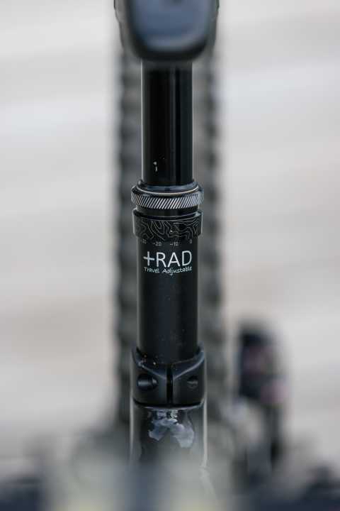 Interessantes Feature an der JD Dropper Stütze im Lapierre Overvolt GLP III Team: Der Hub ist werkzeuglos einstellbar.