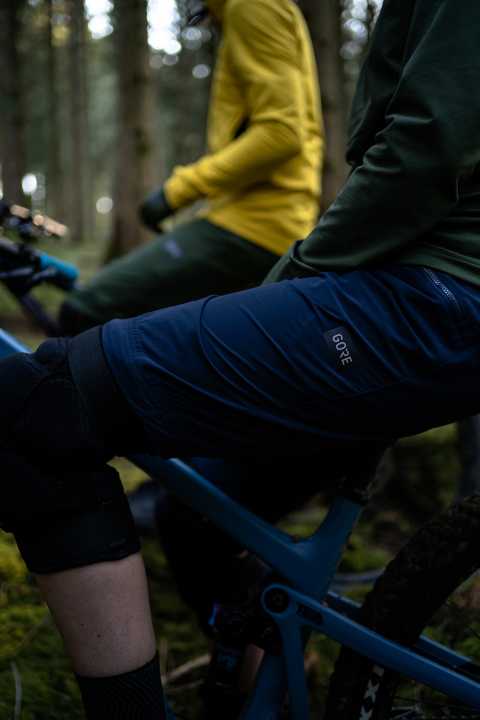 For mild autumn days on the mountain bike: the Fernflow is also available as shorts.