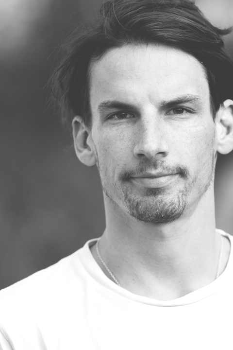   Laurin Lehner, Tester: „Die Geo verspricht zwar DH-Feeling, auf anderen Bikes waren wir dennoch schneller unterwegs. Nervig: Die Kabel scheuern am Sitzrohr den Lack weg.“