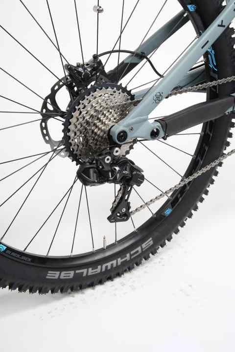   An den Topmodellen wechselt die elektronische Shimano XT-Schaltung die Gänge. Sie harmoniert besonders gut mit dem Steps-Motor.