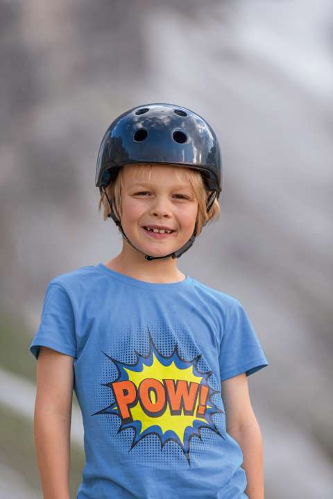 NINO, 8 years old: "The Ben-E-Bike is really great. I can pick it up really well and pushing it is no problem either. The brakes are great, I can accelerate. And the fork, boah, it goes really well."