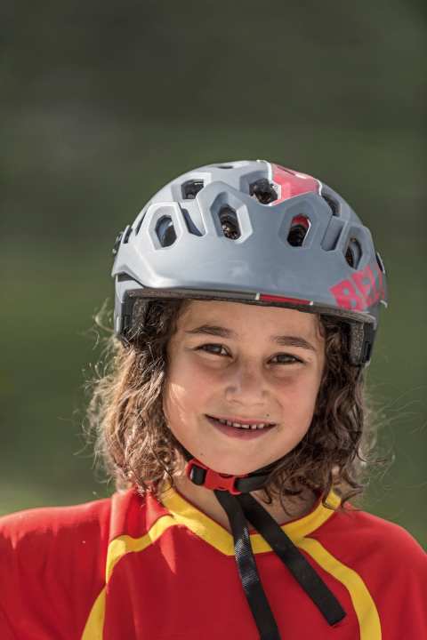 ZOE, 12 years old: "I liked the Bulls. I got to grips with the gears, the brakes are just right and the bike rides smoothly downhill. Lighter would be good, I almost can't pick it up when it falls over."