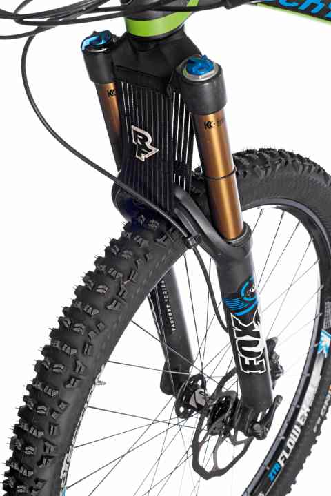   Fork salad: The "34" did not come close to the performance of the "Pike". In fast, rough sections, it was too tough and reduced the bike's performance. We saw that the Fox can do more on our long-term test model. However, it probably contained special oil, which will only be used as standard in 2015.