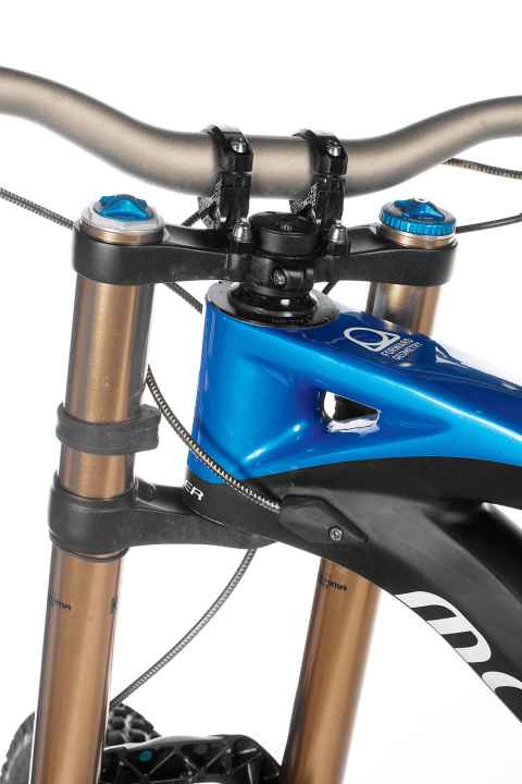   Sophisticated concept: Mondraker calls its very own idea "Forward Geometry" for even better handling and more direct steering. In fact, the long bike is surprisingly manoeuvrable.