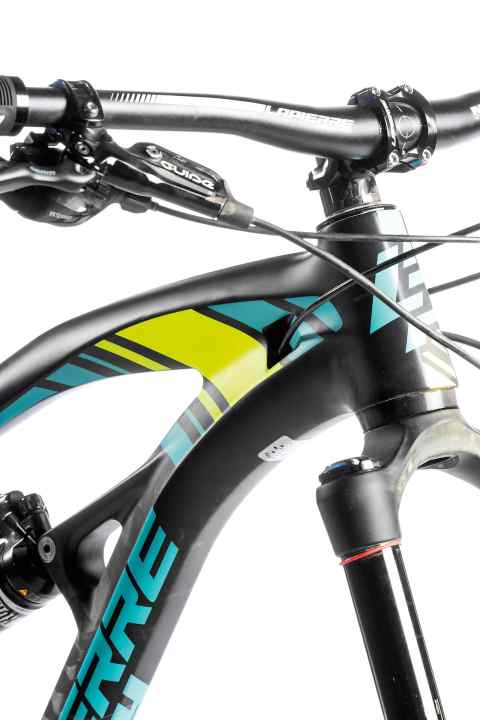   Camel hump: In 2016, the top tube of the Lapierre Spicy curves upwards, emphasising the race character of the bike. It literally pushes forwards with a long wheelbase and plenty of reach.
