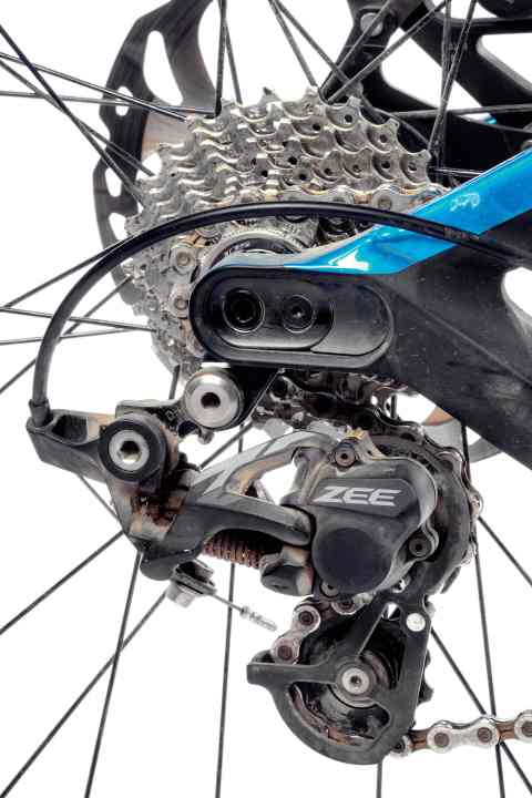   You can adjust the wheelbase and steering angle on the Canyon. 430 to 446 millimetres at the rear and 62, 63 or 64 degrees steering angle at the front. We rode long at the rear and centred at the front.