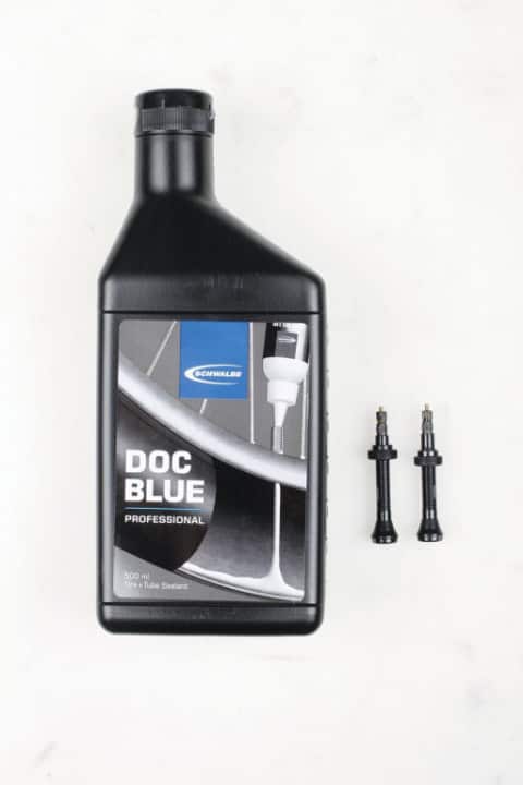   Für die Tubeless Konversion geeignet: Doc Blue Professional von Schwalbe. Natürlich auch zur Reparatur oder als vorbeugender Pannenschutz für Fahrradschläuche, Schlauchreifen und normale Tubeless-Systeme geeignet.