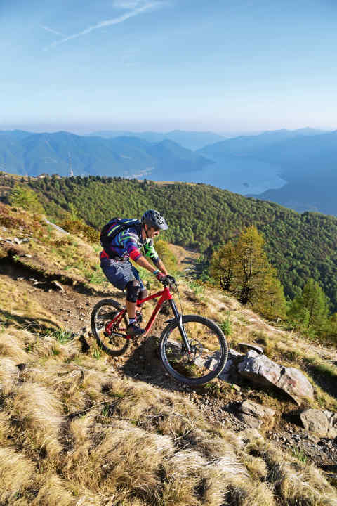   The Cardada is Locarno's local mountain. A modest ski carousel in winter, in summer a great starting point for countless rewarding downhill trails, most of which are technically challenging. Lake view included!
