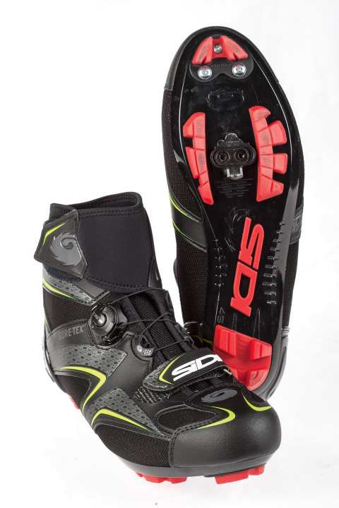   <a href="https://www.awin1.com/cread.php?awinmid=11768&awinaffid=471469&clickref=B+Sidi+MTB+Frost+Schuhe&ued=https%3A%2F%2Fwww.rosebikes.de%2Fsidi-mtb-frost-gore-2-mtb-schuhe-2652114&pref1=bike" target="_blank" rel="noopener noreferrer nofollow">Sidi MTB Frost</a> * 