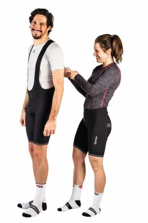 We tested one pair of men's bib shorts and one pair of women's cycling shorts from twelve manufacturers - like Gonso in the picture.