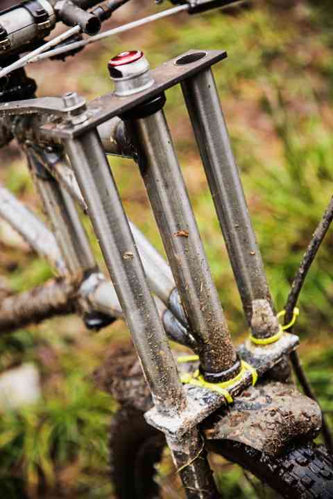   Das kommt raus, wenn ein Rahmenbauer seinen Spieltrieb auslebt. 