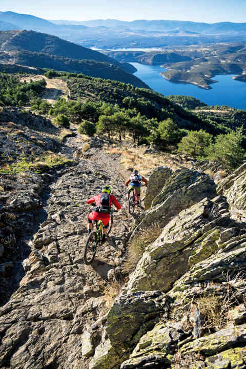   Descent from the summit of Cancho de la Cabezas. It's amazing how green the northern flanks of this sierra are.