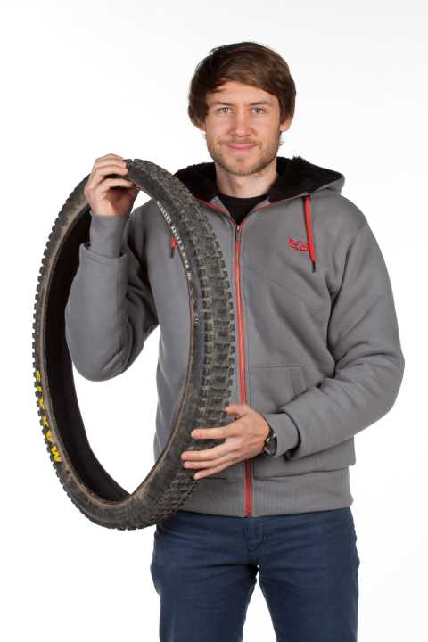 BIKE-Testleiter Peter Nilges hat sich bereits während seines Studiums auf der Deutschen Sporthochschule Köln in seiner Diplomarbeit mit dem Rollwiderstand von MTB-Reifen beschäftigt. | t.