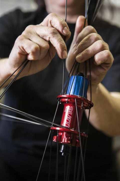 Today, 30 employees work at Tune. Almost everything is made in-house. In order to work even more independently, Fahl has even bought up a carbon company.