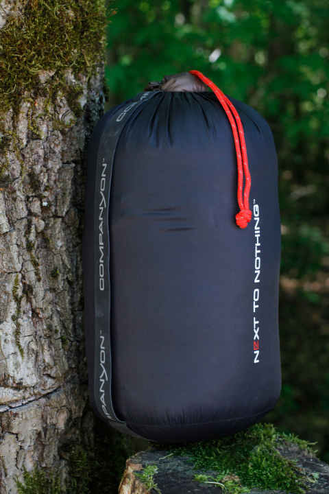   Klein aber fein: Abenteuer achten auf hochwertige leichte Schlafsäcke, die auch in frostigen Nächten funktionieren.