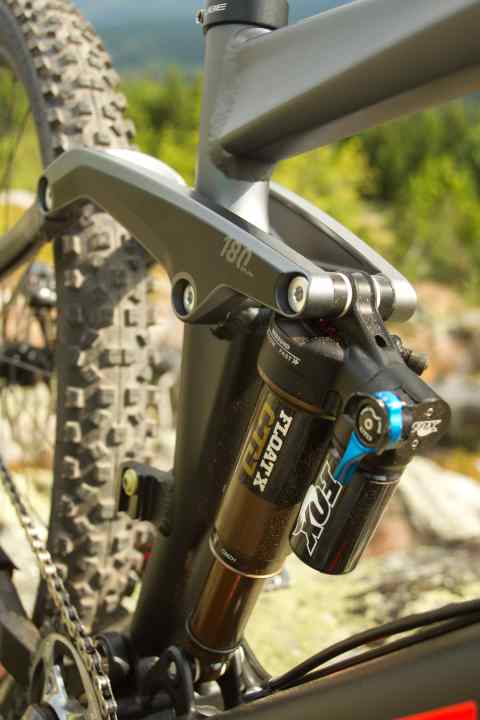   A powerful chassis needs a powerful shock. Cube relies on Fox Float X with reservoir for the Fritzz.
