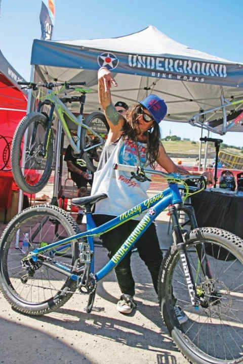 John Parker, Frank the Welder and Missy Giove (photo) - it doesn't get more iconic than this. These three legends are behind the new Underground brand, which is launching robustly manufactured trail hardtails through direct sales.