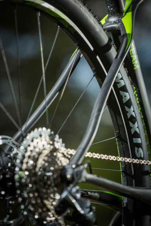  Flax fibres are incorporated into the carbon chainstays and seatstays to increase flex.
