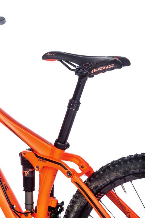 Telescopic seatpost: A hydraulic seatpost is a must for trail bikes. Radon has not fitted one, Cube (in the photo) and Focus chose a very stiff model.