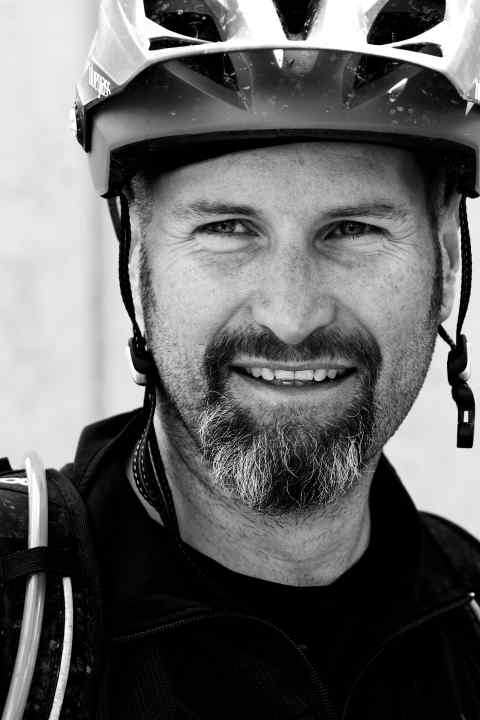   Christian Artmann, BIKE test author: "It's impressive how the mud tyres bite. However, thanks to their good-natured riding style and comfort, the Plus tyres are the real winners of the comparison for me."
