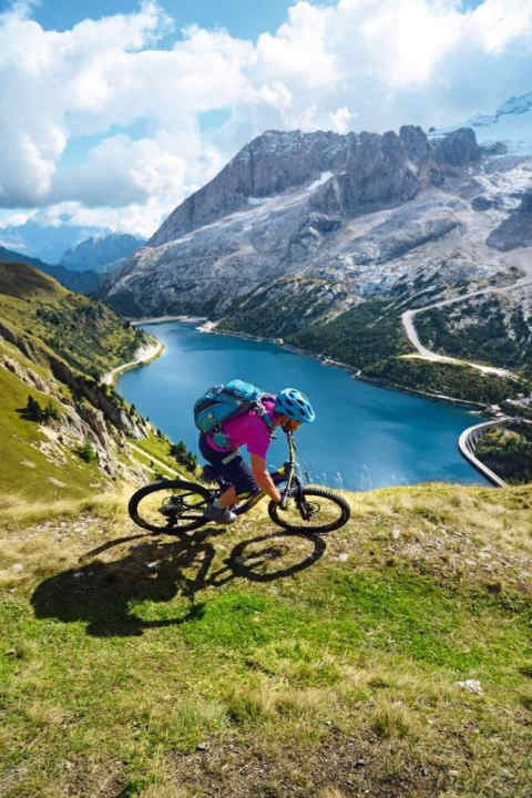   Marmolada, Civetta, Sella, Sassolungo - the Val di Fassa is home to prominent Dolomites.