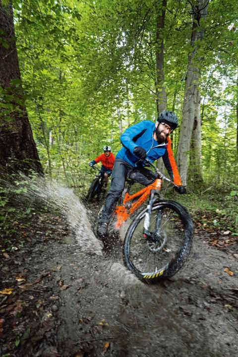   The child in the man loves muddy puddles. No problem with the right bike clothing, even on cooler days. 
