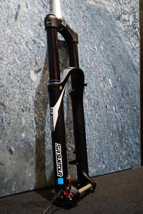   Die Enduro-Gabel Durolux gibt es jetzt auch in einer 29er-Version, mit neuem Casting und Boost-Standard.