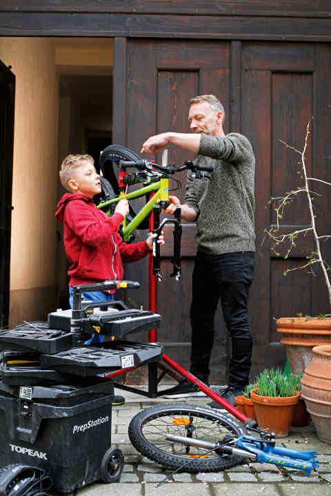 Tuned bikes make cycling even more fun for children. We show you what you need to look out for when tuning children's bikes.