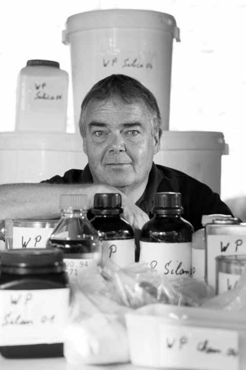   Ein Leben lang mit Gummi: Über 30 Jahre entwickelte Wolfgang Arenz (53) zunächst Auto- und später Fahrradreifen für Continental. Danach belebte er drei Jahre lang das Reifensegment bei Specialized. Sein letzter Coup: die aktuellen Addix-Gummimischungen von Schwalbe.